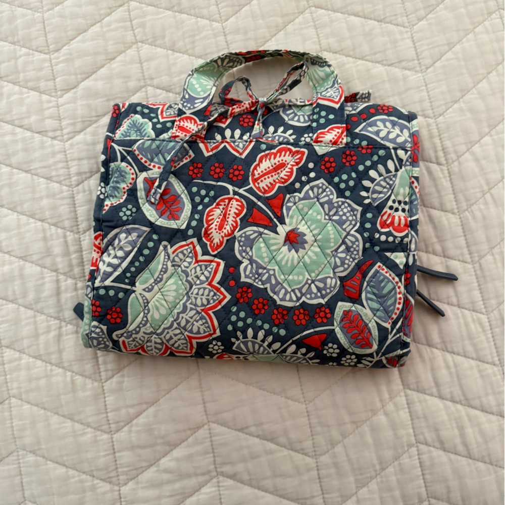Vera Bradley hanging organizer